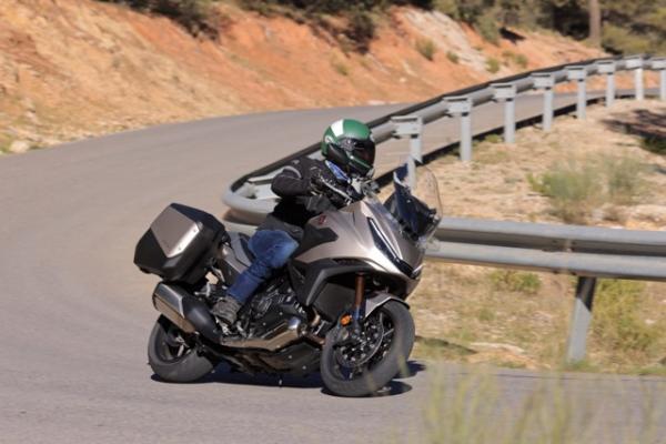 Cornering on the NT1100